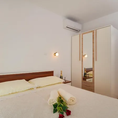 Rozac * 特罗吉尔